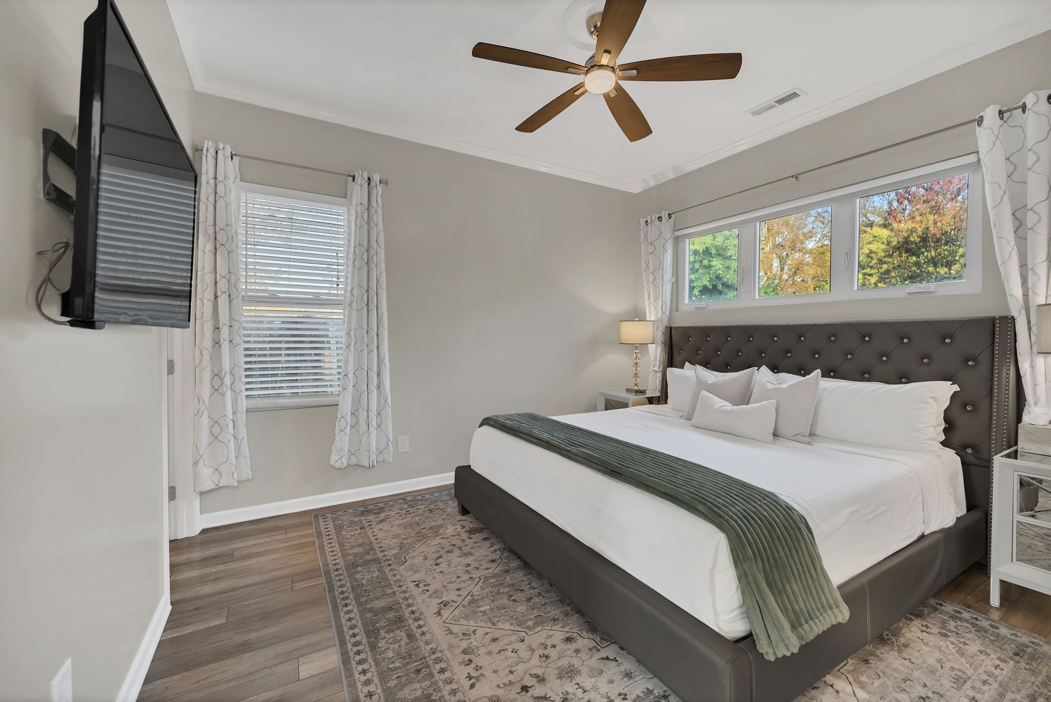 The guesthouse bedroom